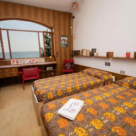 Lydia Padenghe sul Garda